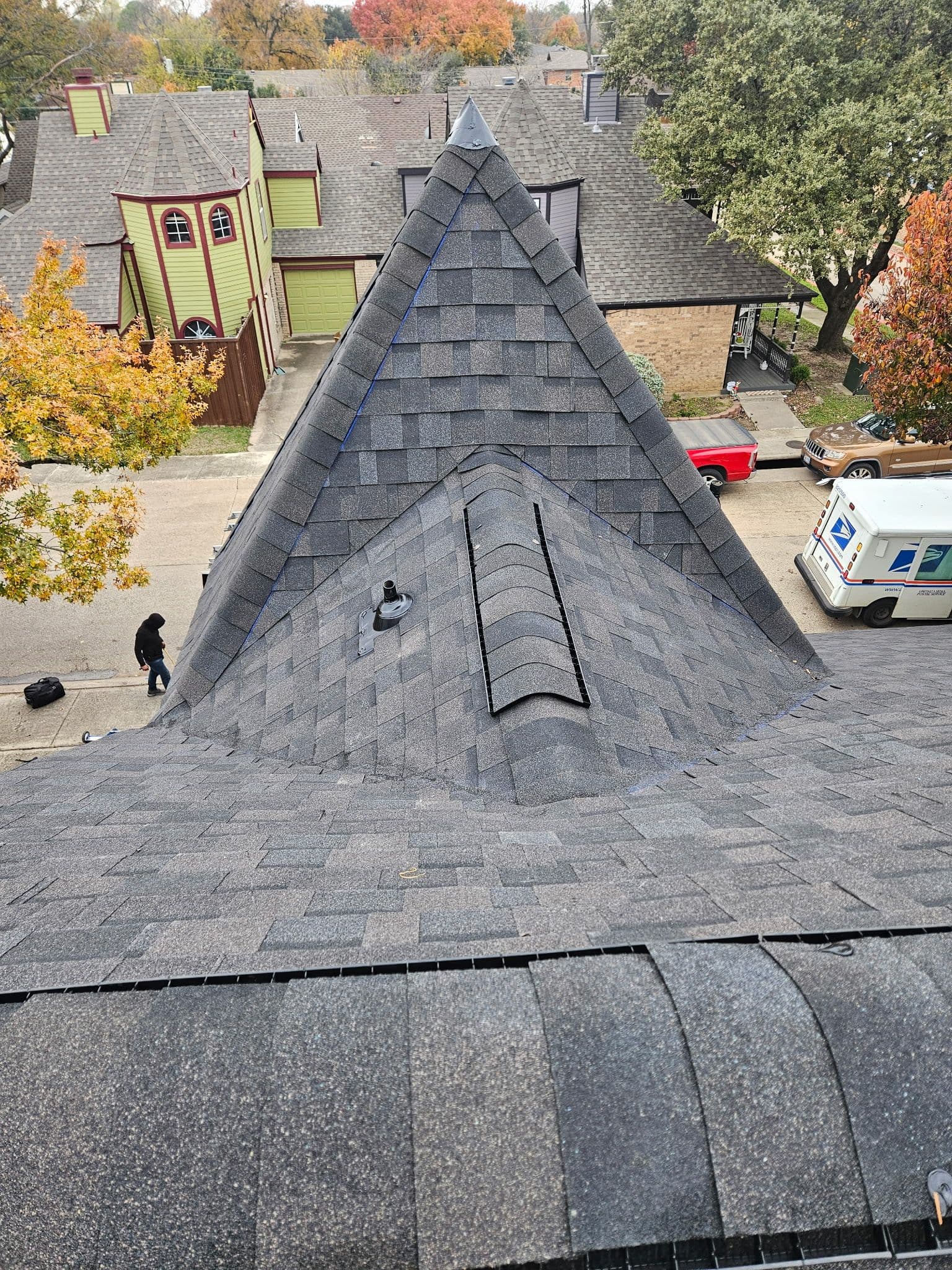 Gallery photos for Stunning Townhome Roofing Makeover: Image #4